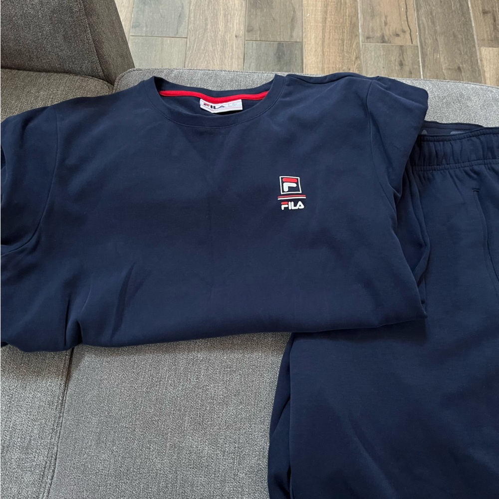 Fila Jogging suit (large top and bottom)